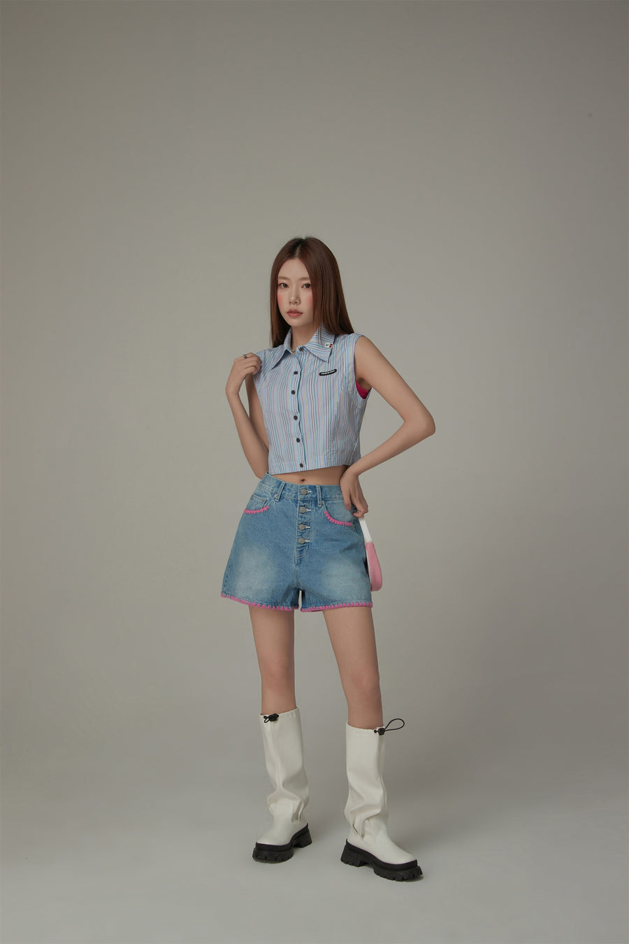 CHUU Color Line Button Denim Shorts