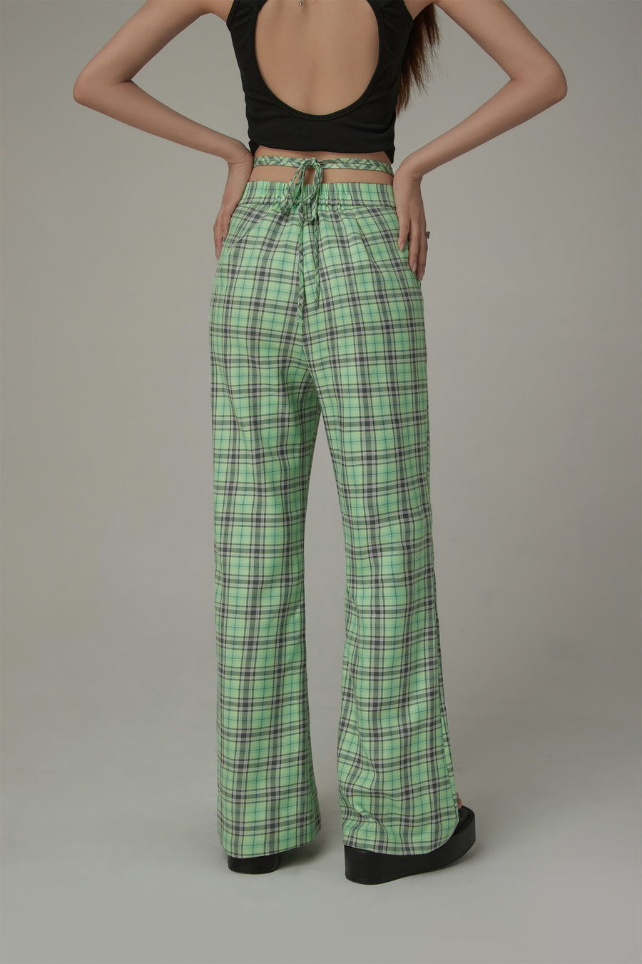 CHUU Color Checked Tie Waist Bootcut Pants