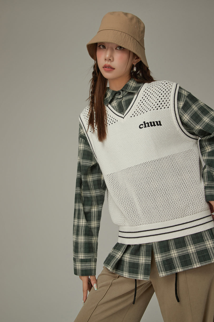 CHUU Hole Pattern Knit Sweater Vest