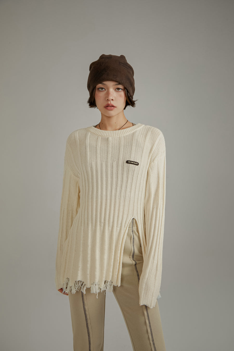 CHUU Side Front Slit Long Knit Sweater