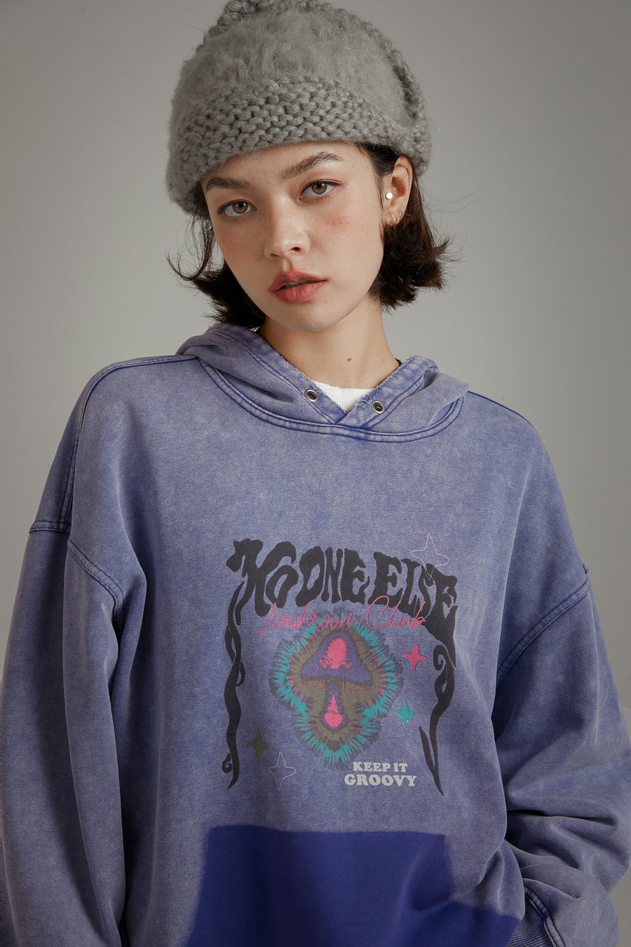 CHUU Logo Vintage Groovy Oversized Hoodie