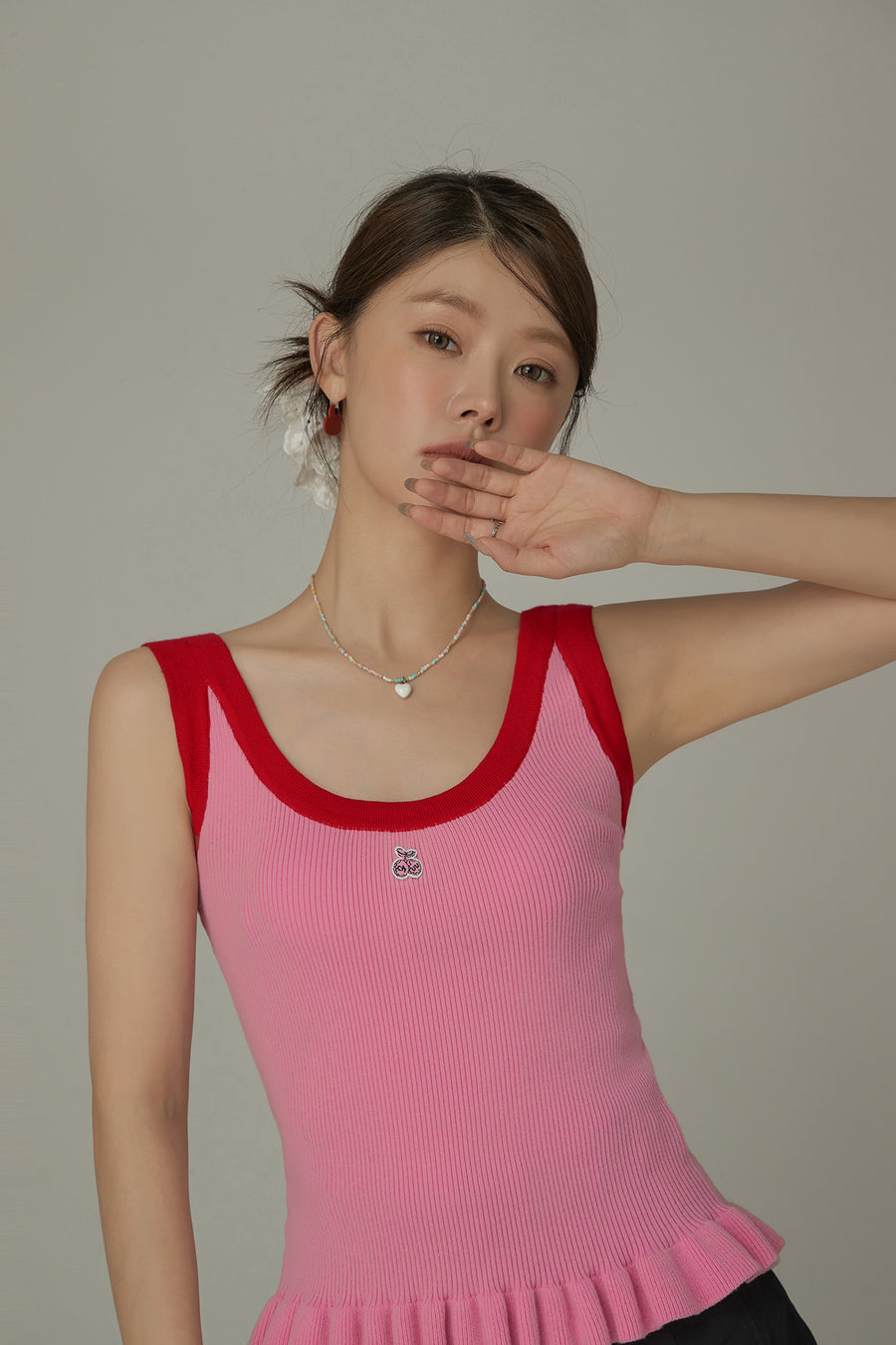 CHUU Cherry Detail Knit Sleeveless Top