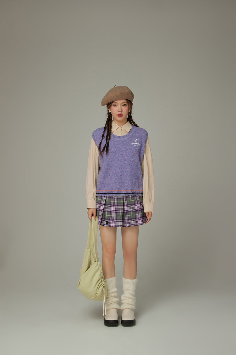 CHUU Color Embroidery Sleeveless Knit Sweater