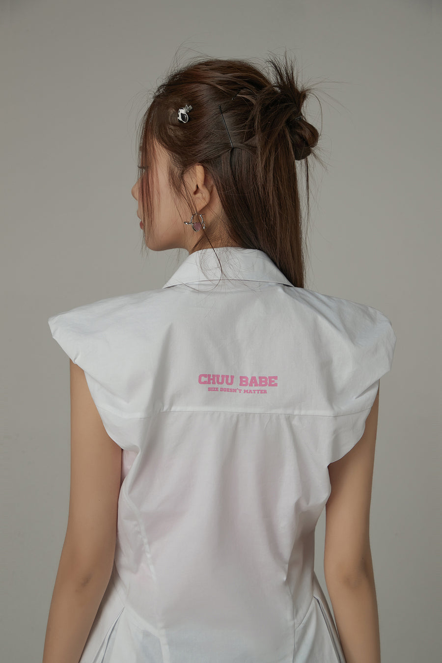 CHUU Unbalanced Puffy Sleeveflowy Hem Shirt