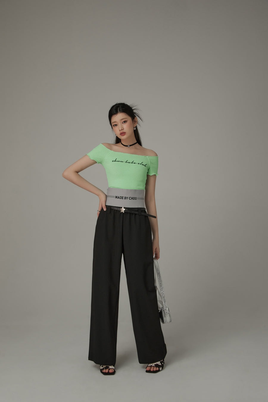 CHUU Contrast Letter High Waist Banded Wide Pants