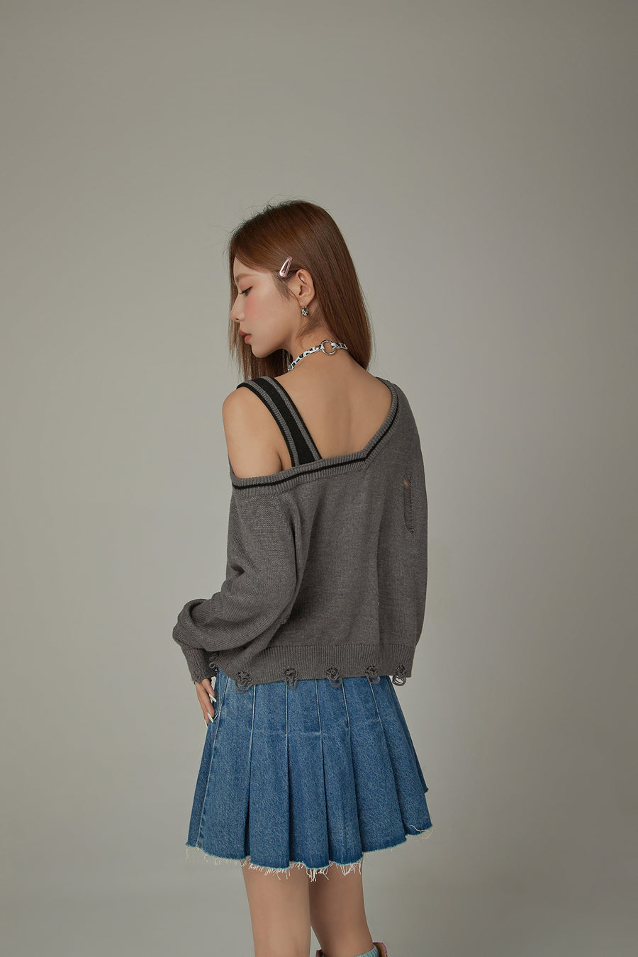 CHUU One Shoulder Cropped Loose Fit Knit Sweater