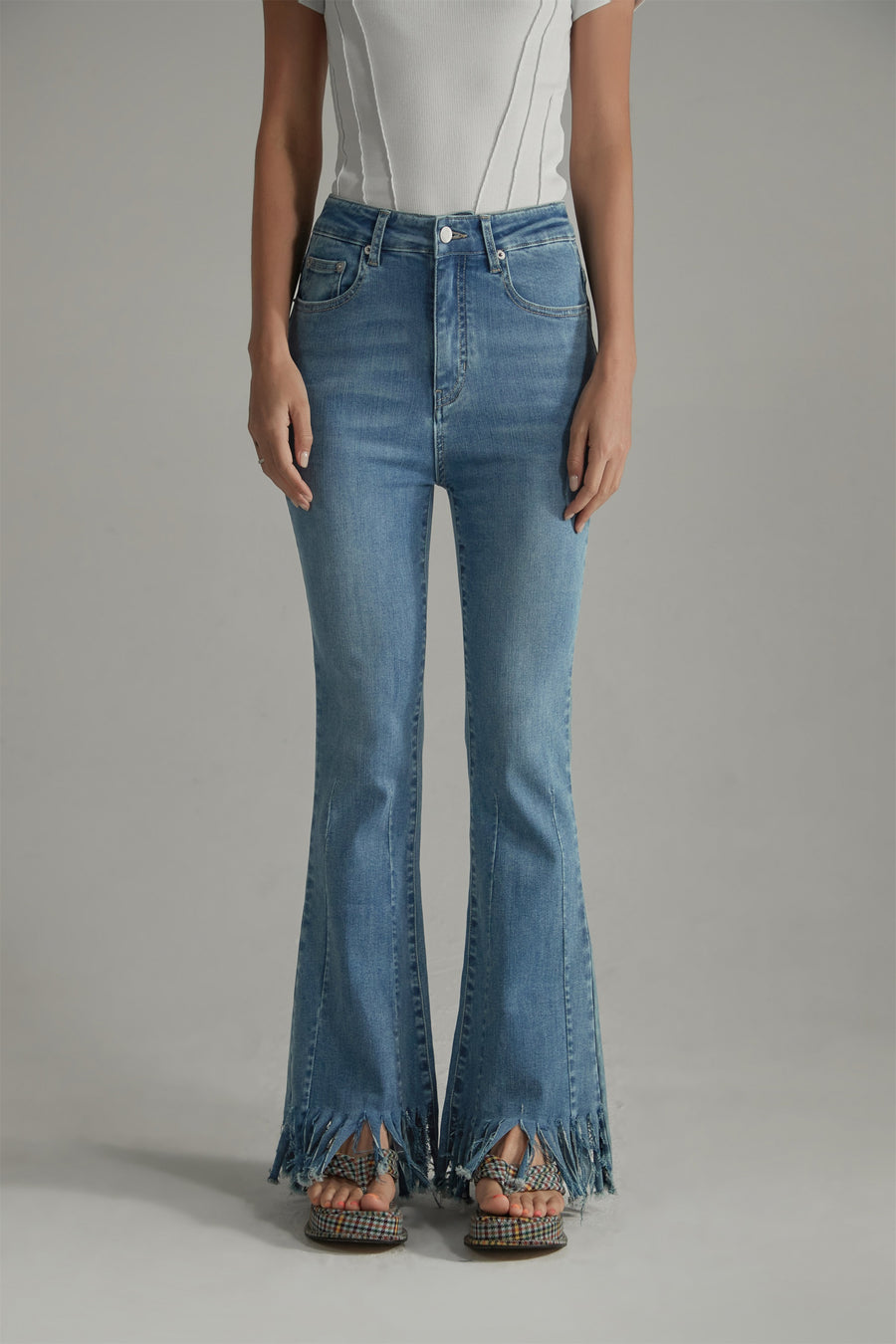 CHUU Fringe-Cut Hem Slim Denim Jeans