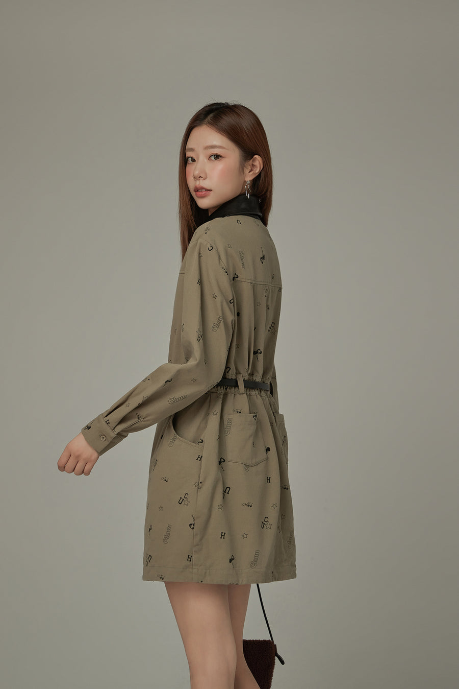 CHUU Leather Collar Long Sleeve Dress