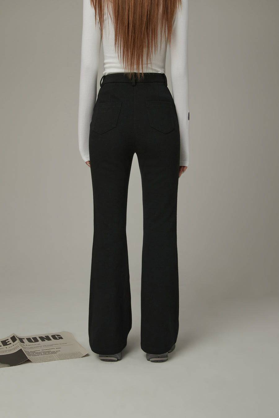 CHUU Logo Basic Semi Bootcut Pants