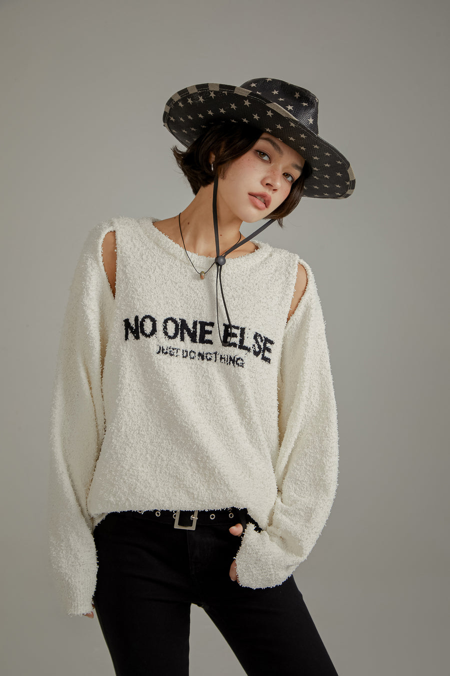 CHUU Logo Shoulder Split Loose Knit Sweater