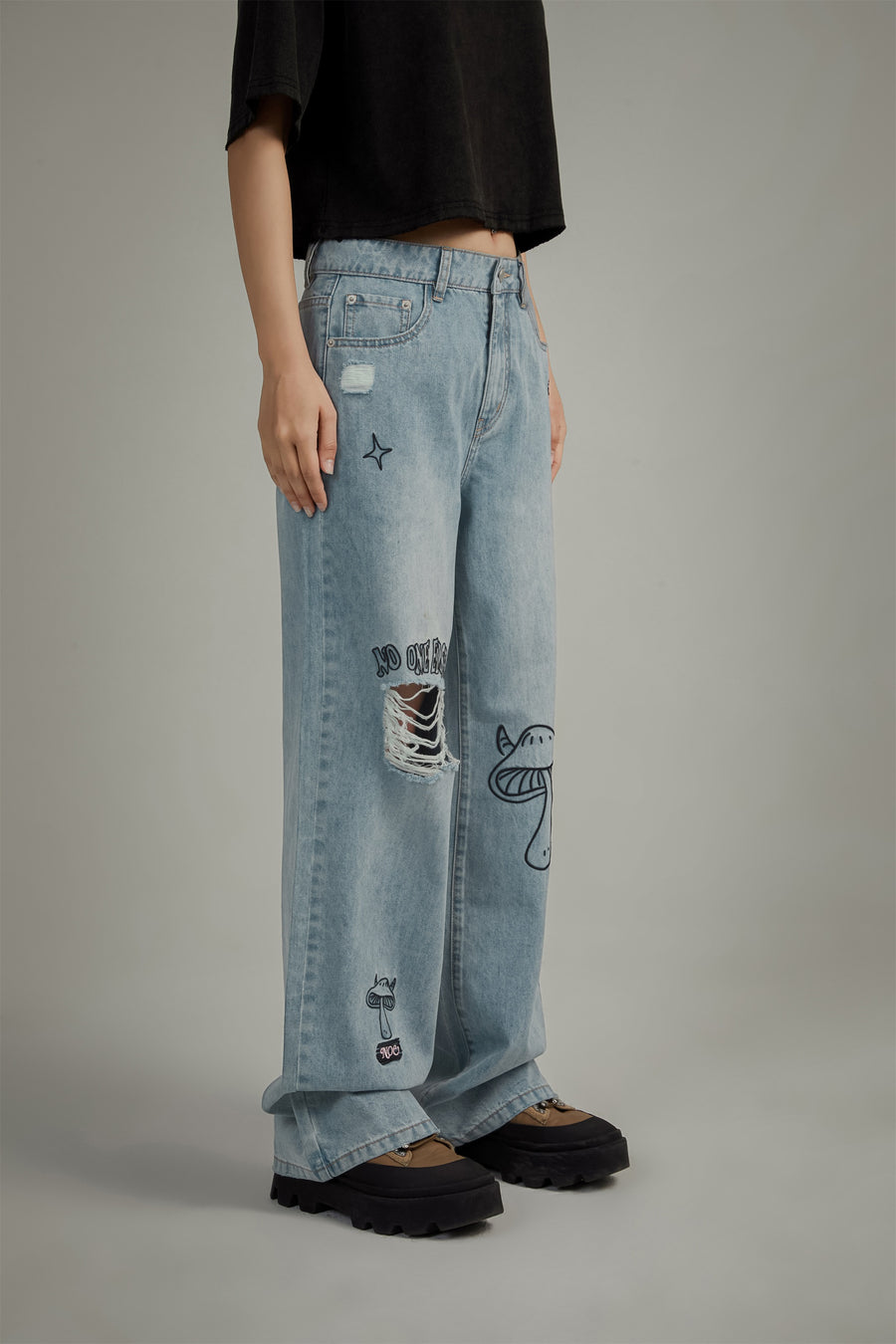 CHUU Mushroom Design Ripped Wide Denim Jeans