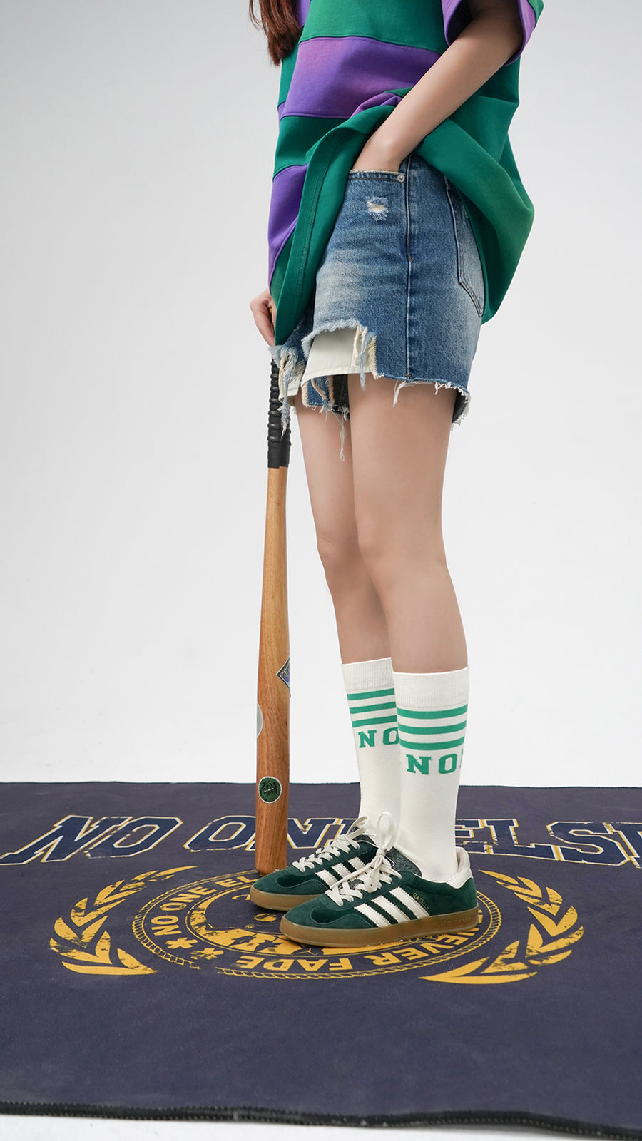 CHUU Noe Striped Basic High Socks