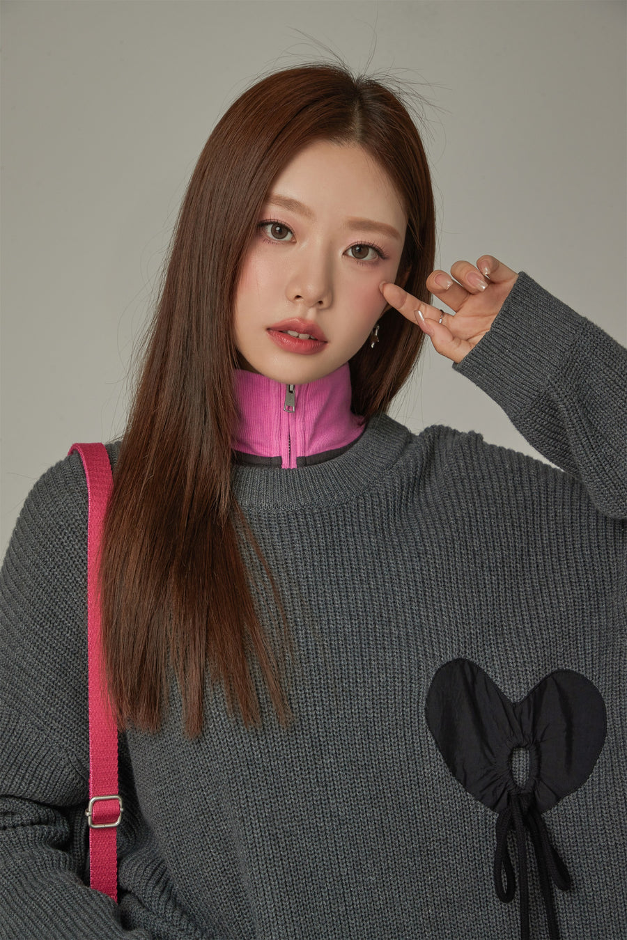 CHUU Heart String Loose Fit Knit Sweater