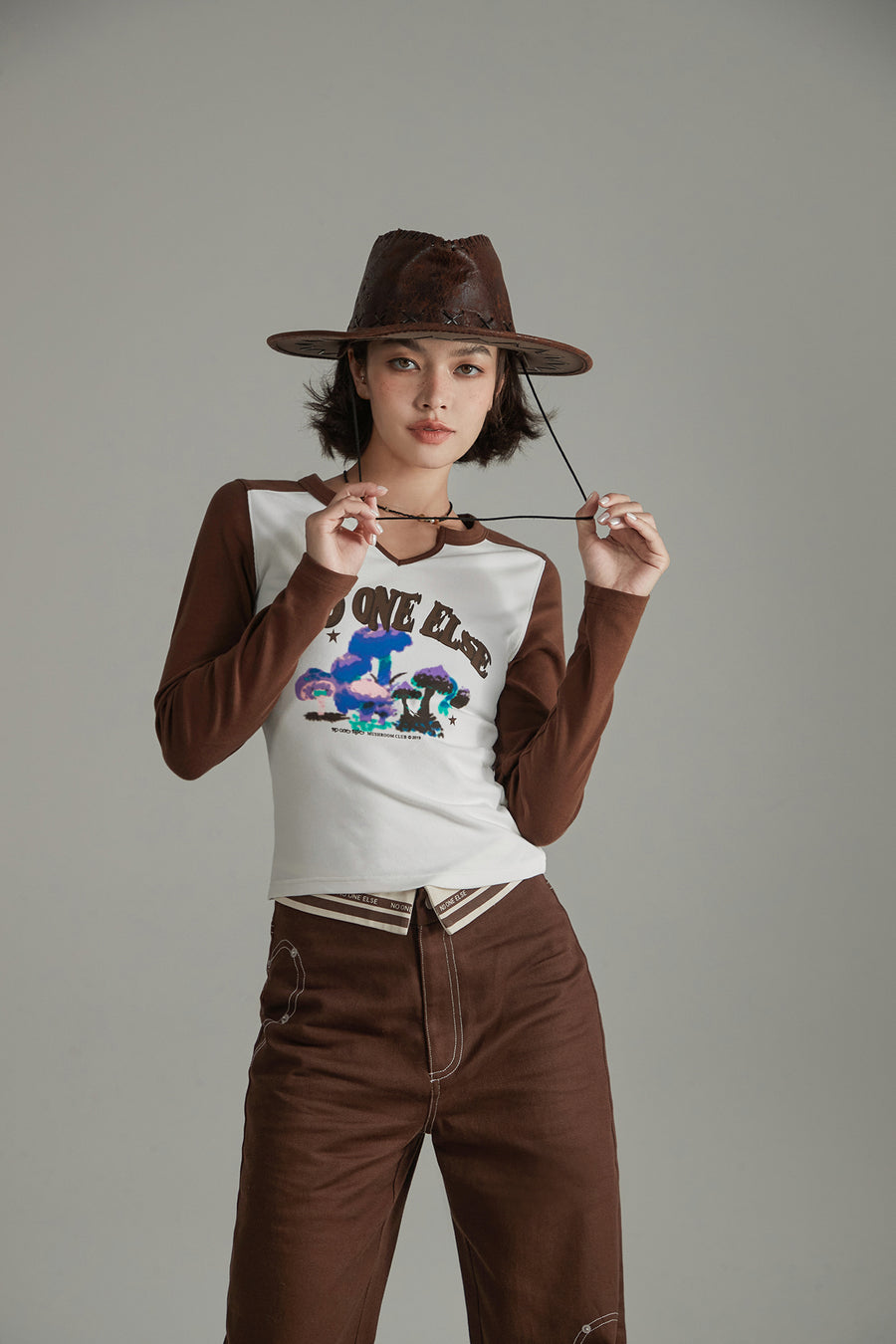 CHUU V Slit Color Combination T-Shirt