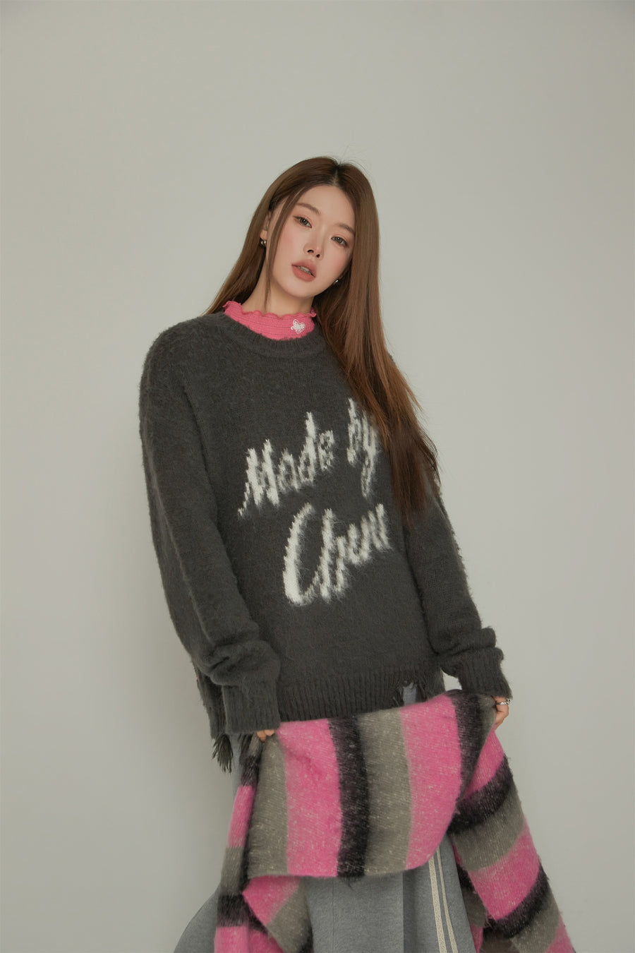 CHUU Logo Distressed Lettering Loose Fit Knit Sweater