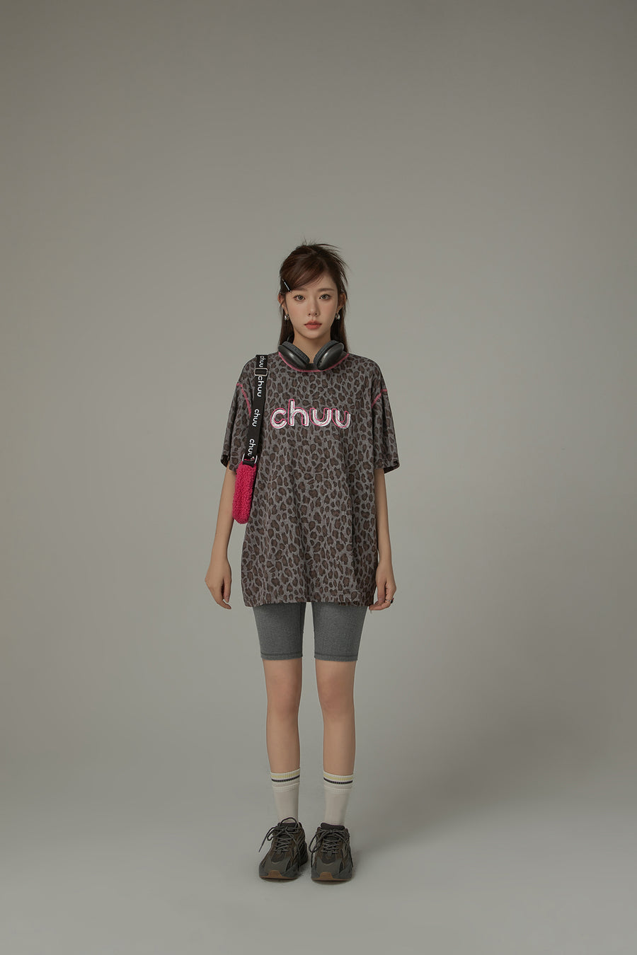 CHUU Leopard Side Slit Lettering Loose Fit Mid Length T-Shirt