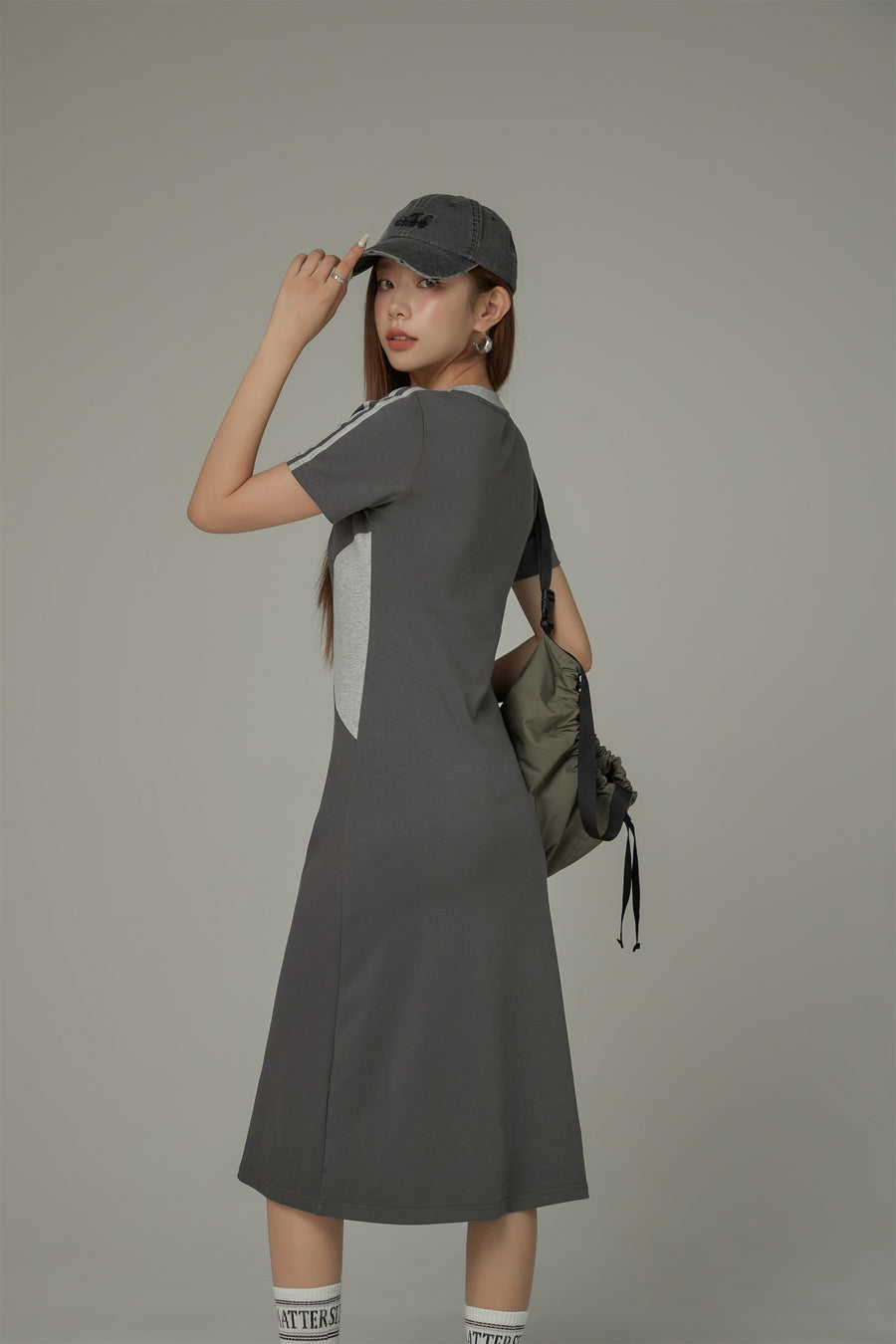 CHUU Color Matching Sporty Long Dress