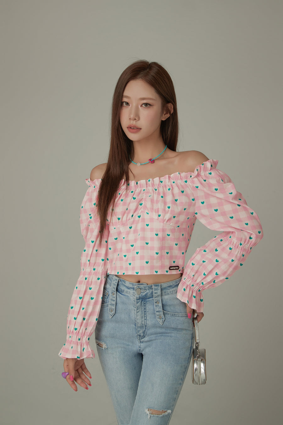 CHUU Heart Check Pattern Off The Shoulder Blouse