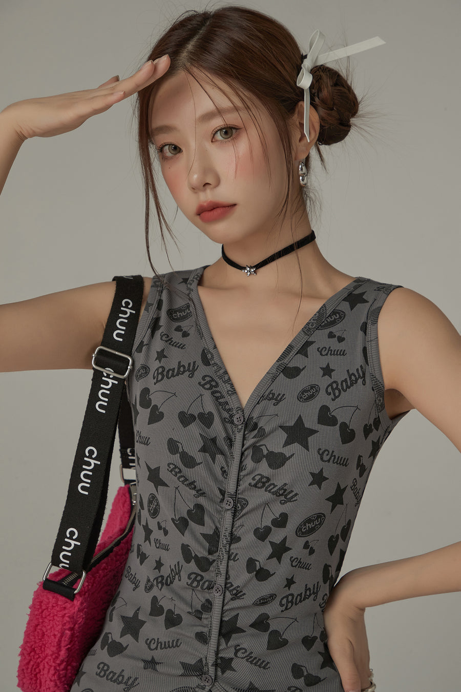 CHUU Cute Icons Button Shirring Sleeveless Top