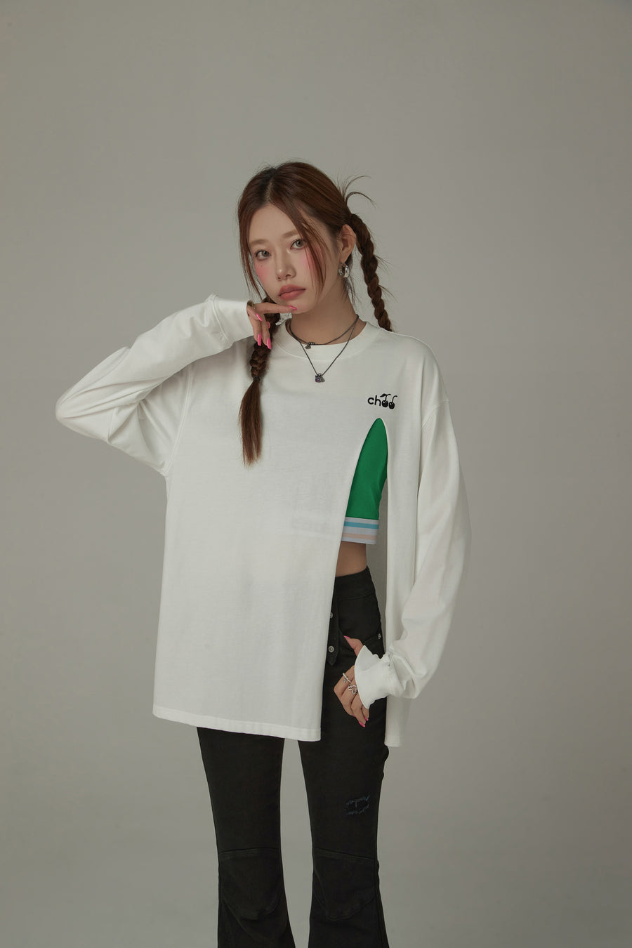 CHUU High Slit Boxy Logo Long Sleeve T-Shirt