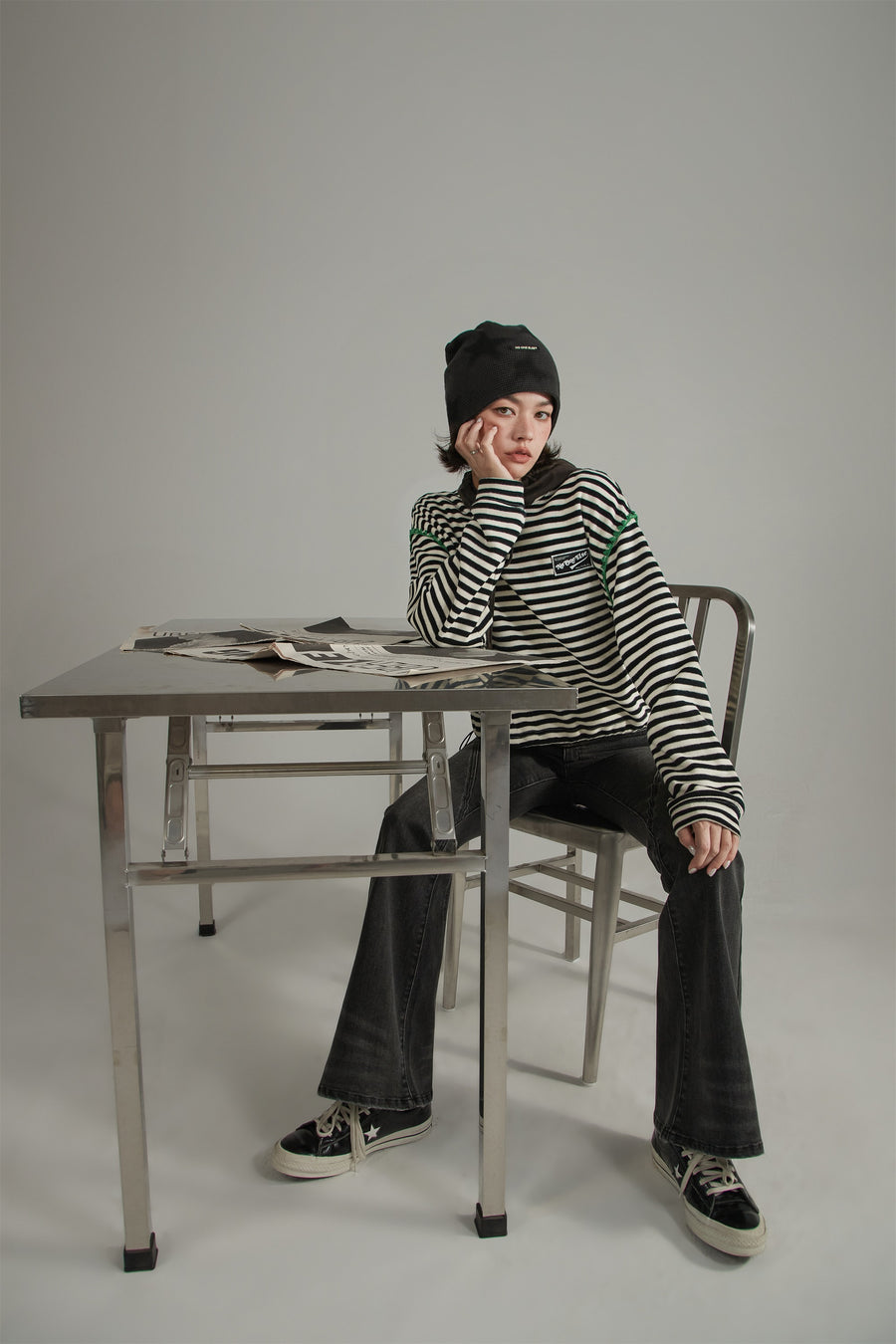 CHUU Stitch Stripe Simple Sweatshirt