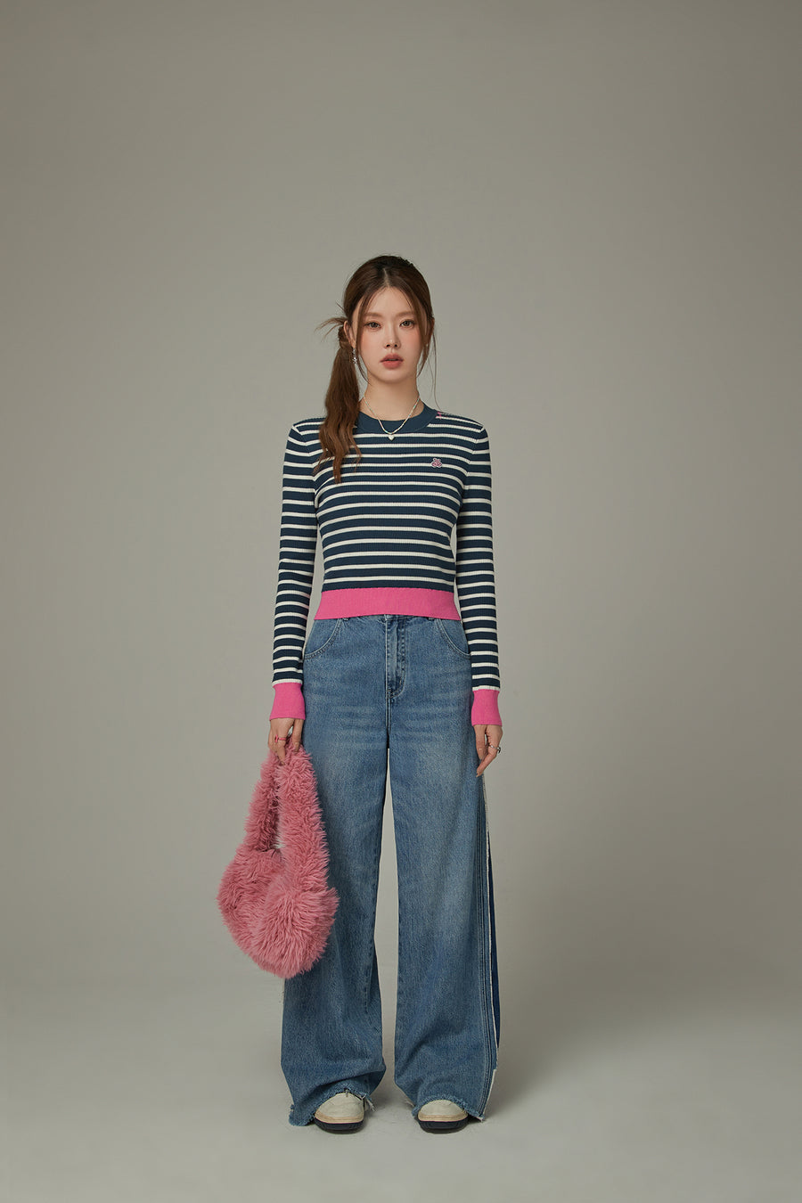 CHUU Color Lined Cropped Knit Top