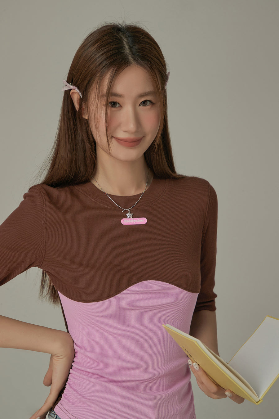 CHUU Color Two Toned Slim Top