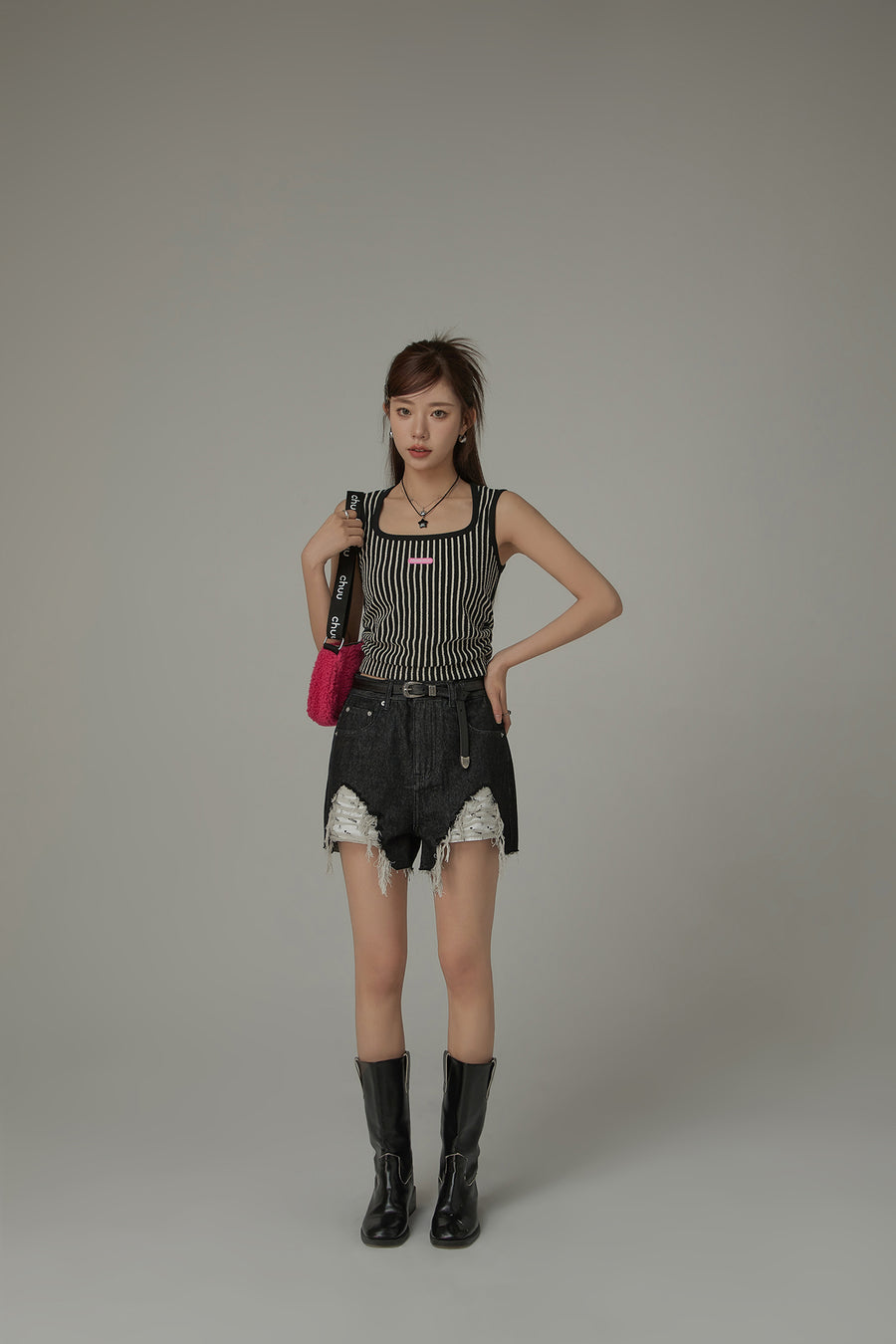 CHUU Exposed Logo Pocket Liner Distressed Denim Shorts