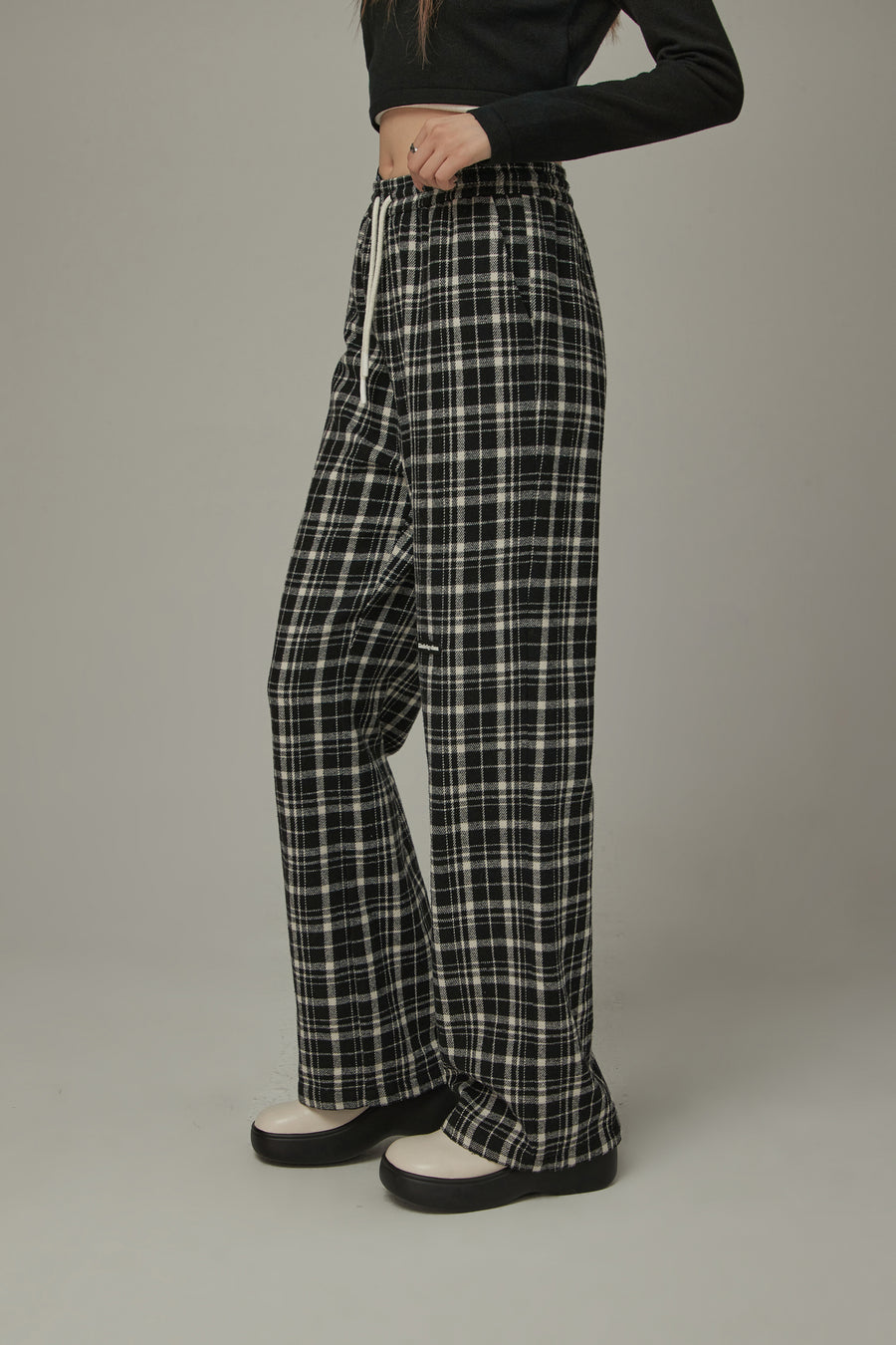 CHUU Check Drawstring Casual Pants