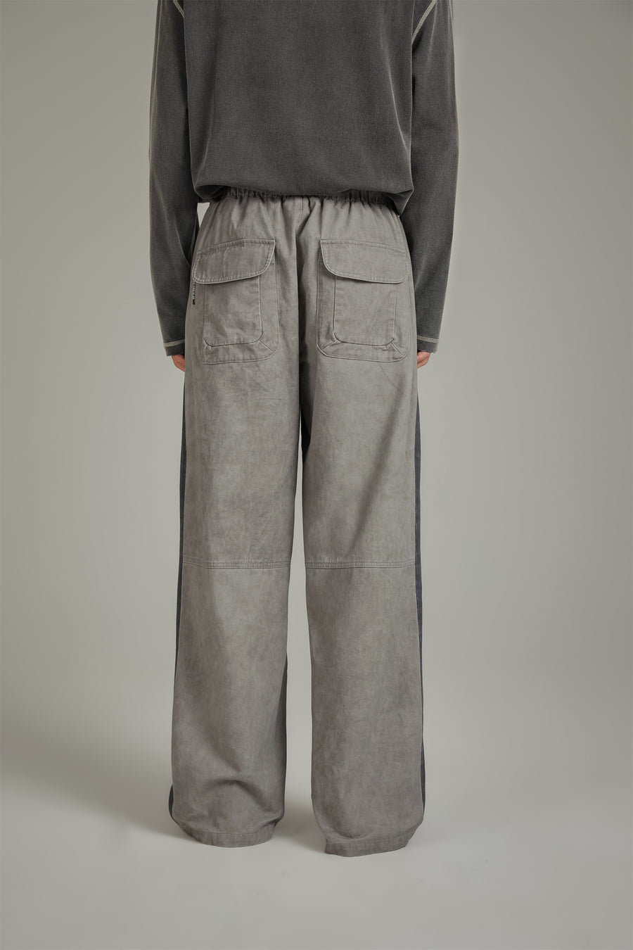 CHUU Two Toned Line Wide Pants