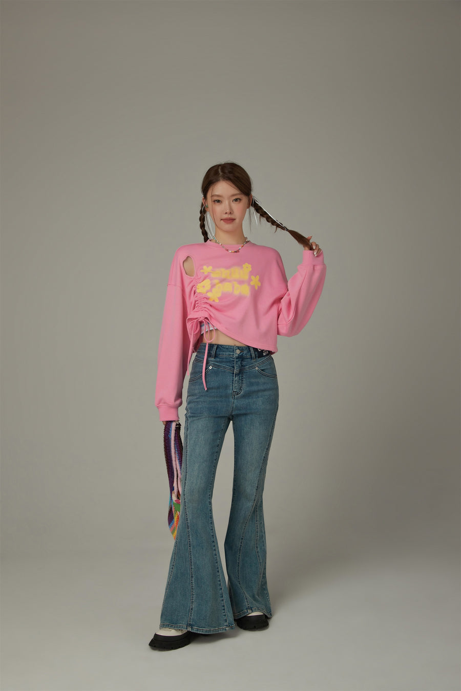 CHUU Logo Heart String Crop Sweatshirt