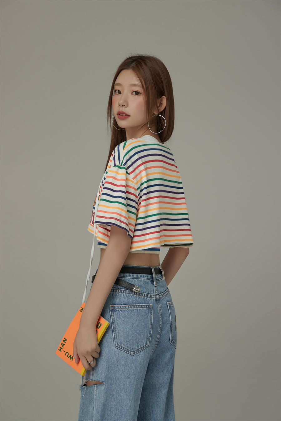 CHUU V-Neck Rainbow Stripe Loosefit T-Shirt