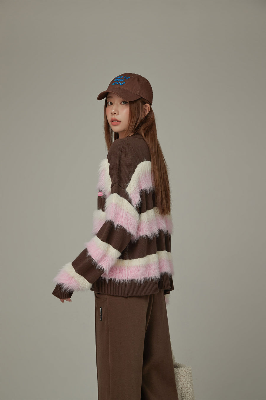 CHUU V-Neck Color Combination Stripe Knit Cardigan