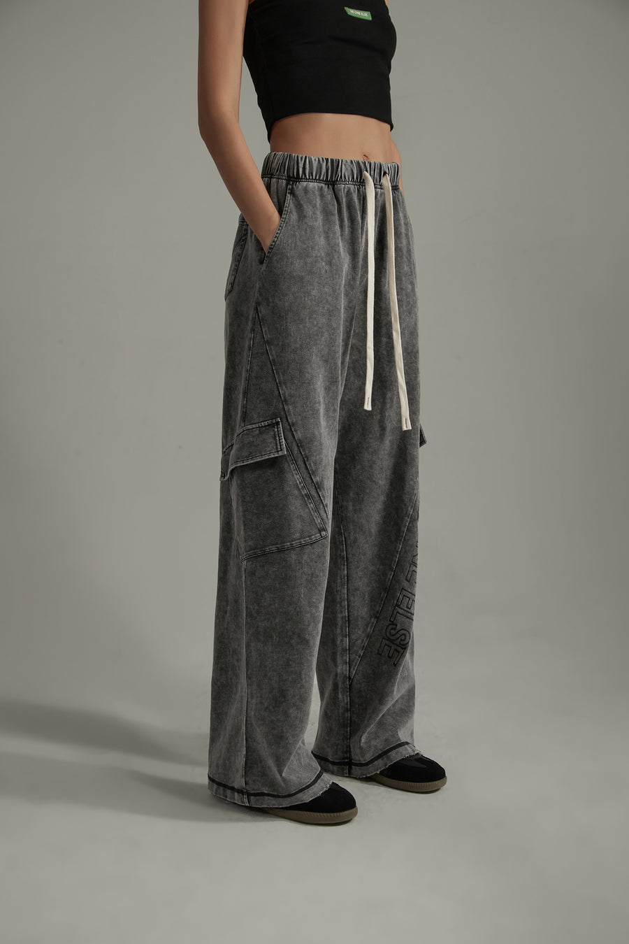 CHUU Elastic Waist Casual Diagonal Pocket Wide Leg Pants