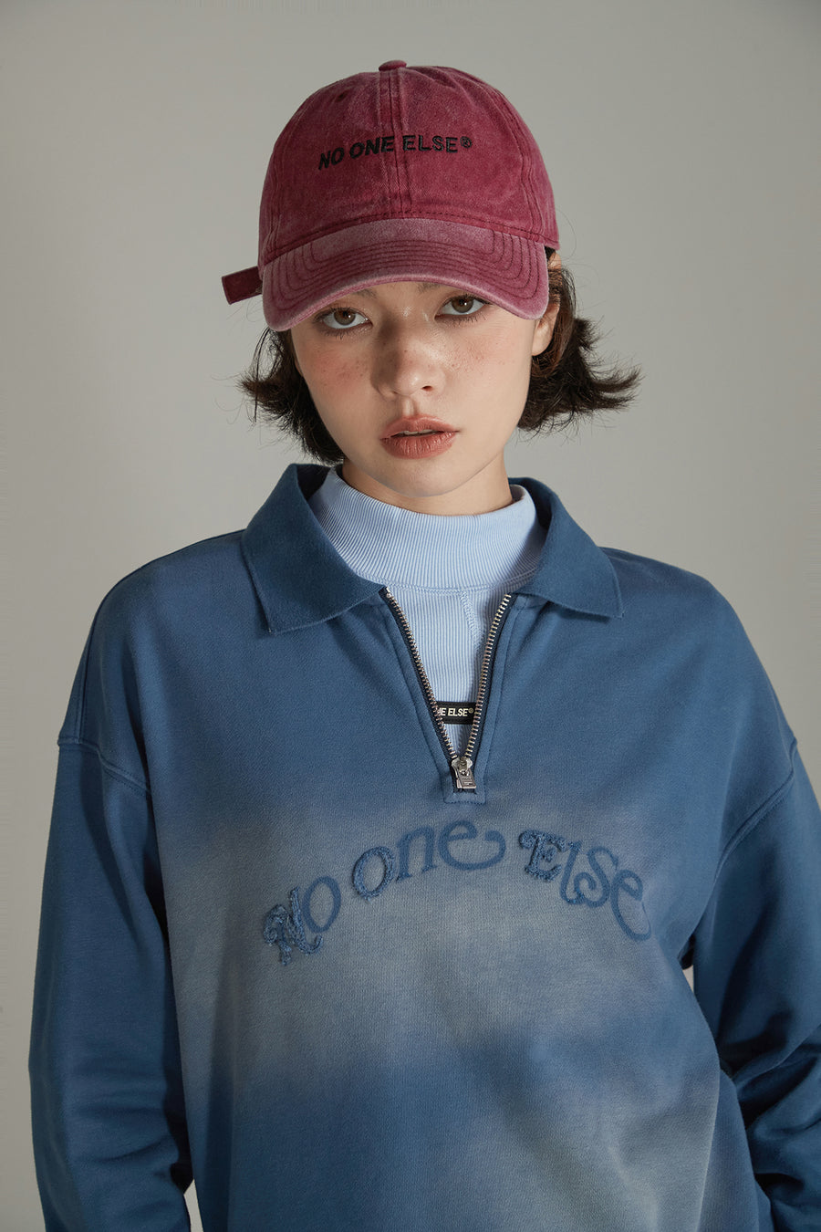 CHUU Logo Half Zip Up Sweatshirt