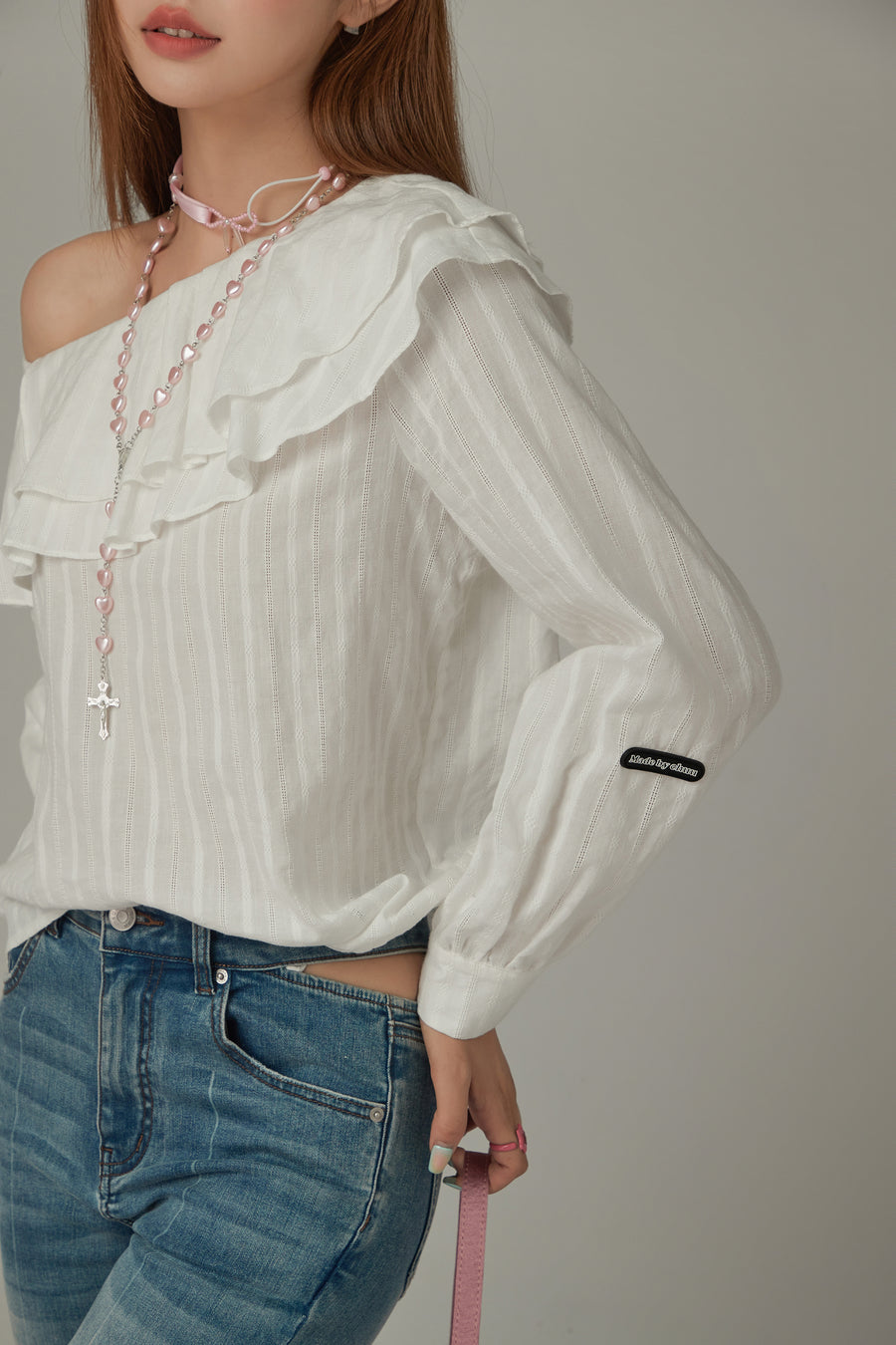 CHUU Frill Big Collar Blouse