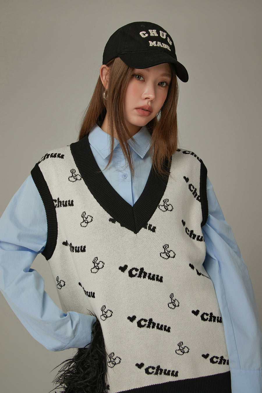 CHUU Cherry Lettering Sleeveless Knit Sweater Vest