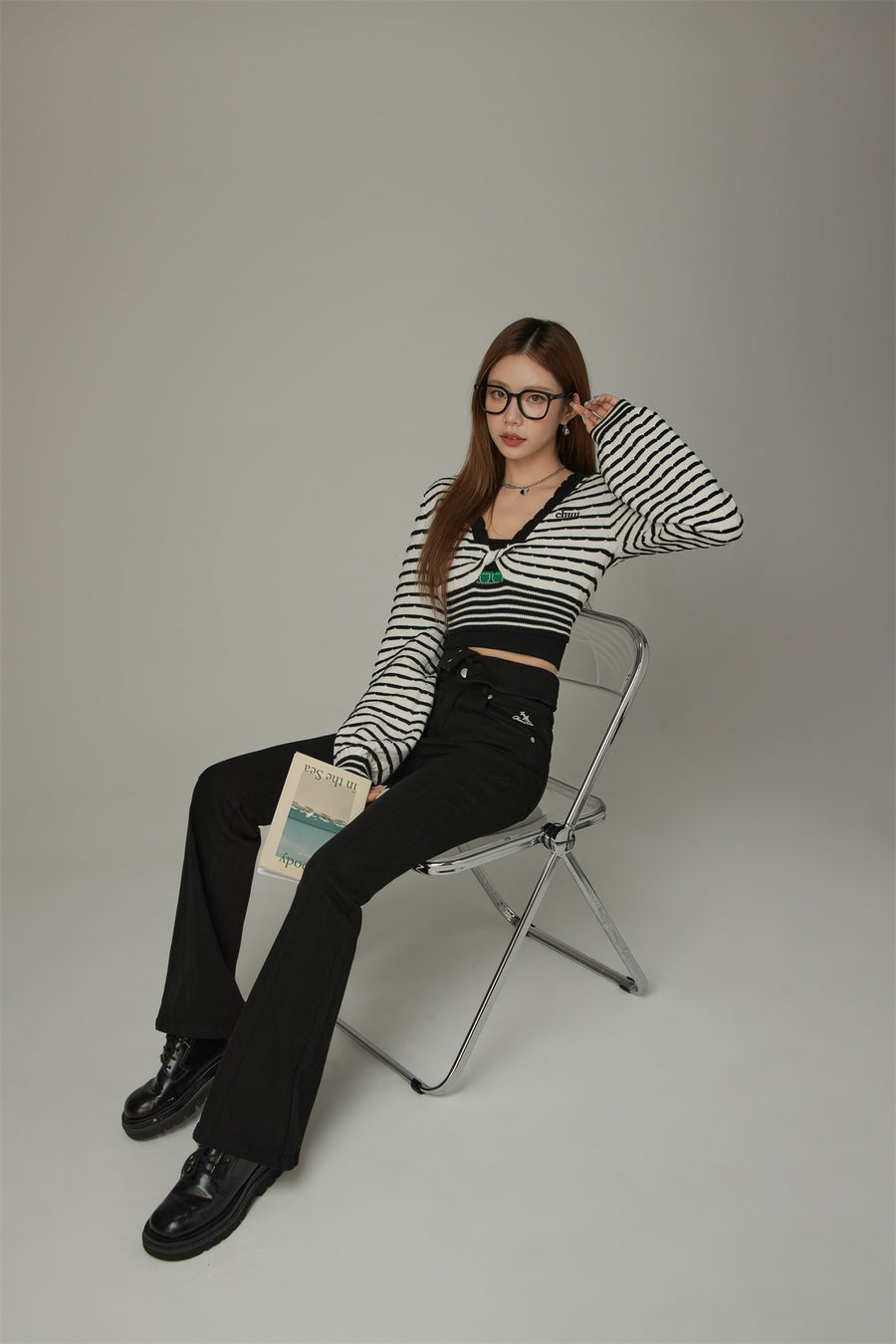 CHUU Twist Stripe Knit Crop Top