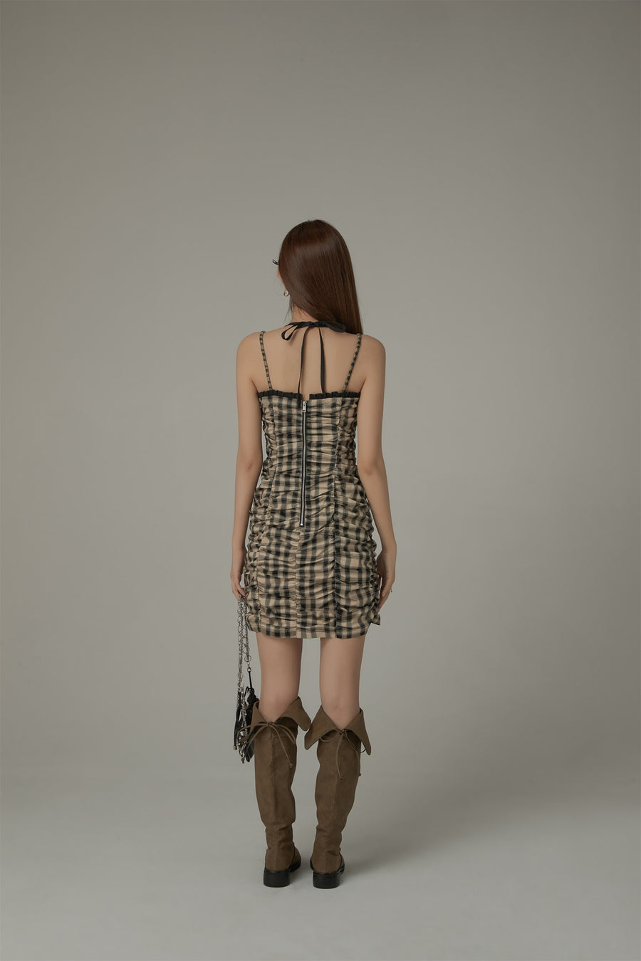 CHUU Check Sleeveless Halter Neck Shirring Dress