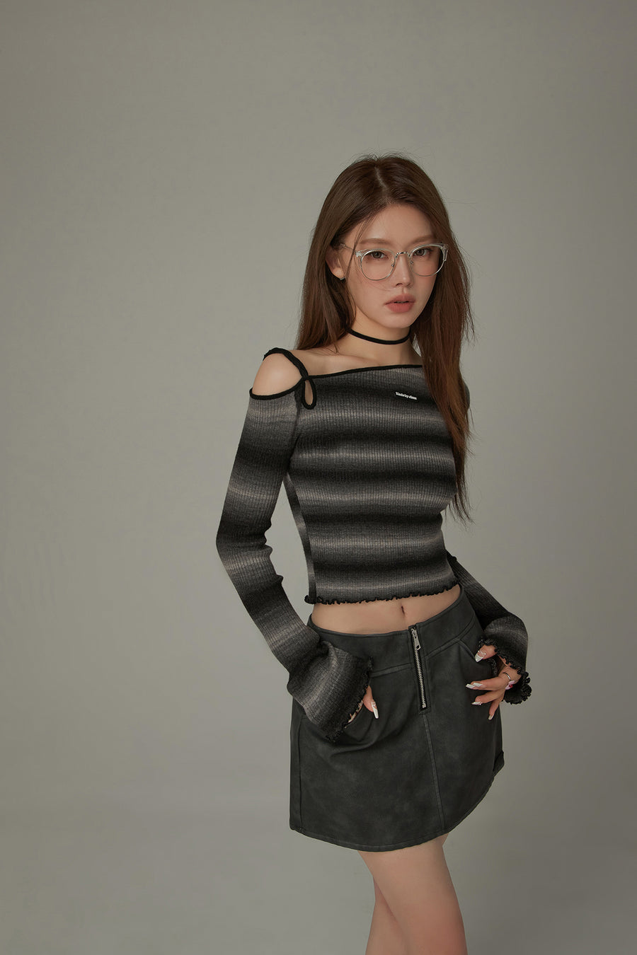 CHUU One-Shoulder Frill Knit Top