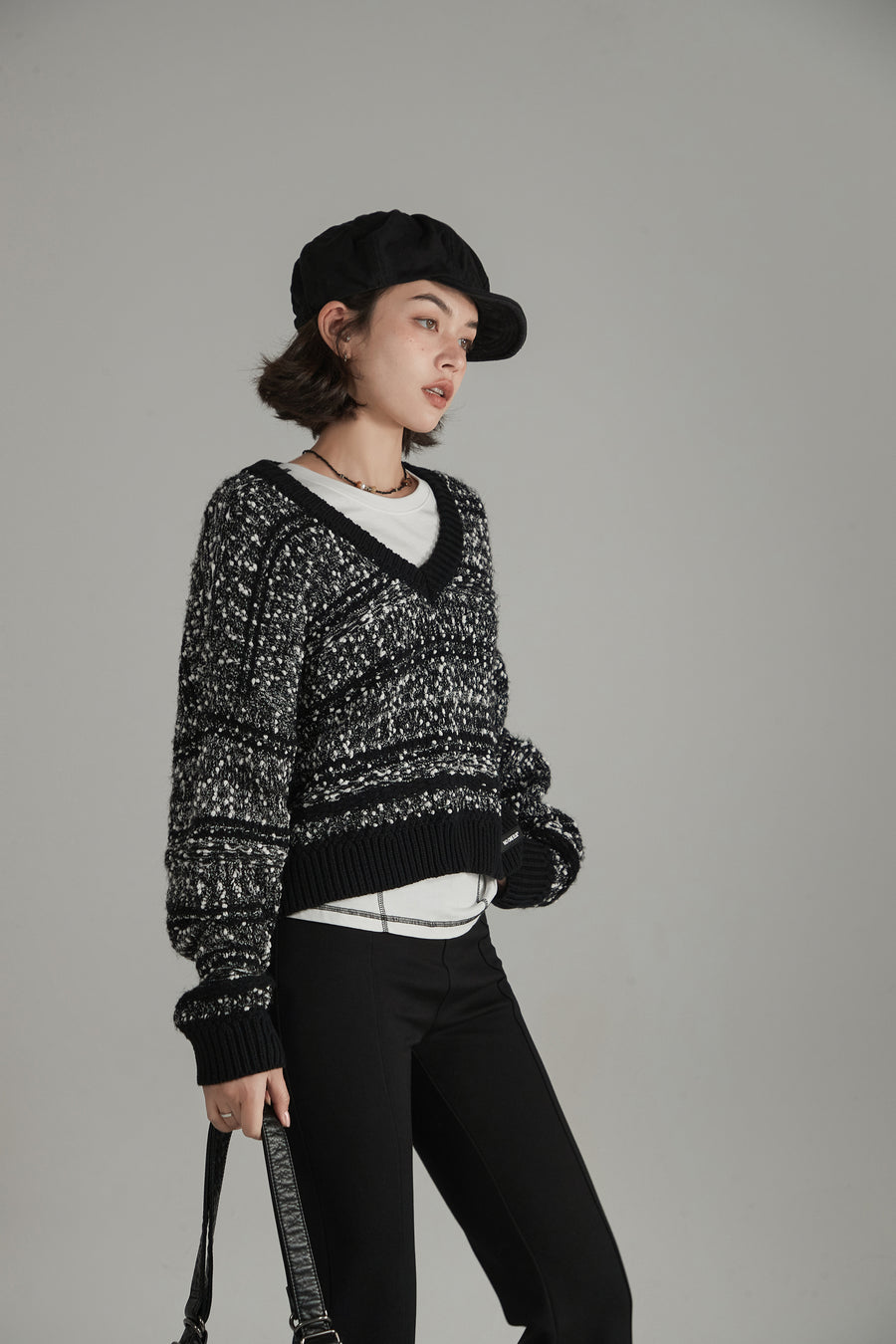 CHUU V-Neck Crop Knit Sweater