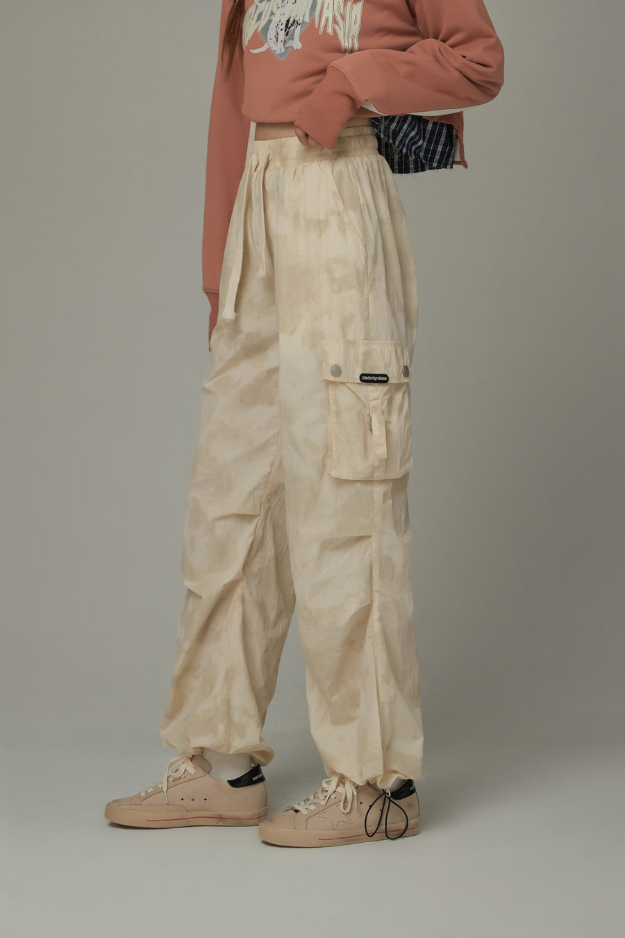 CHUU Color Cargo String Pants