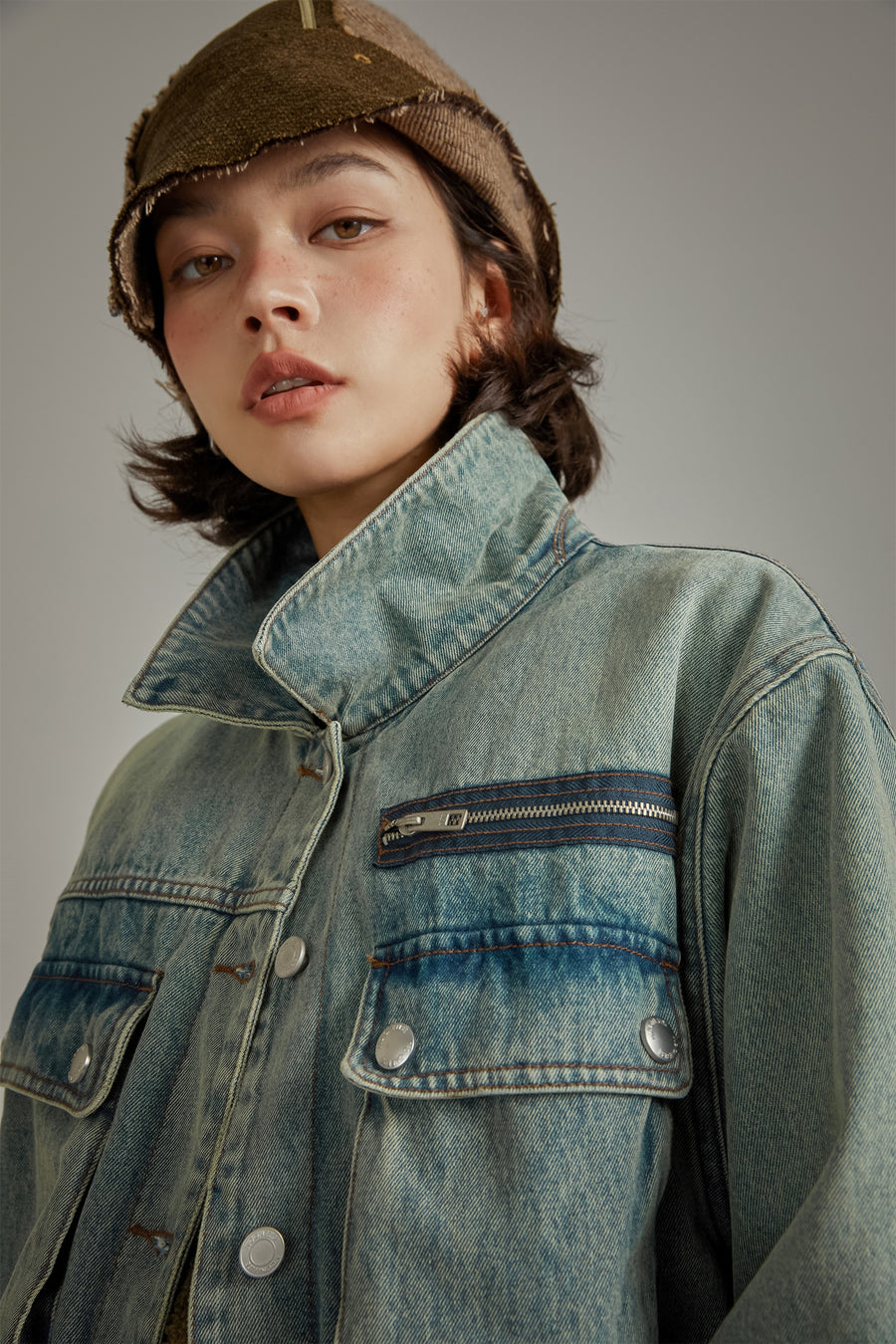 CHUU Big Pocket Denim Jacket