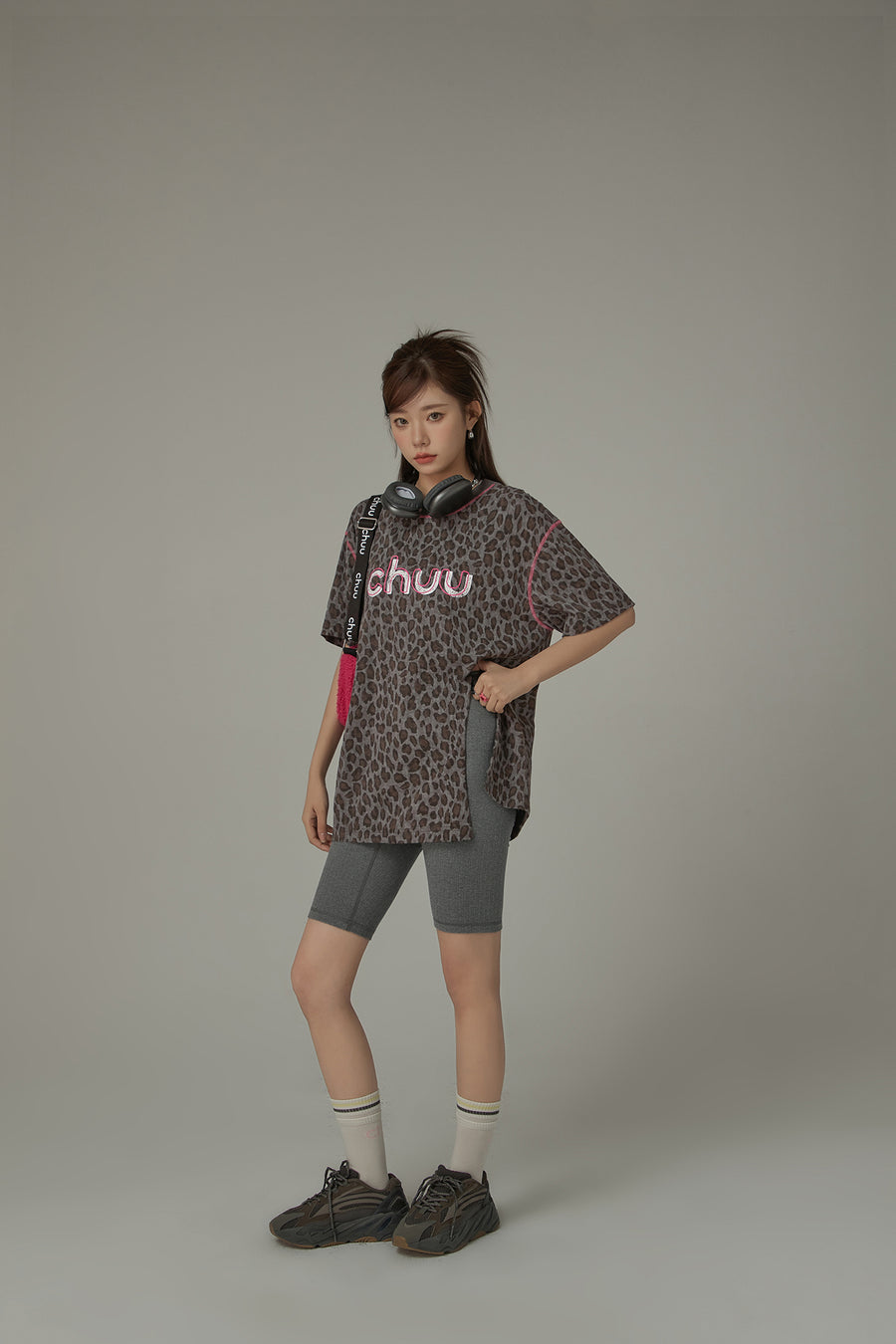 CHUU Leopard Side Slit Lettering Loose Fit Mid Length T-Shirt