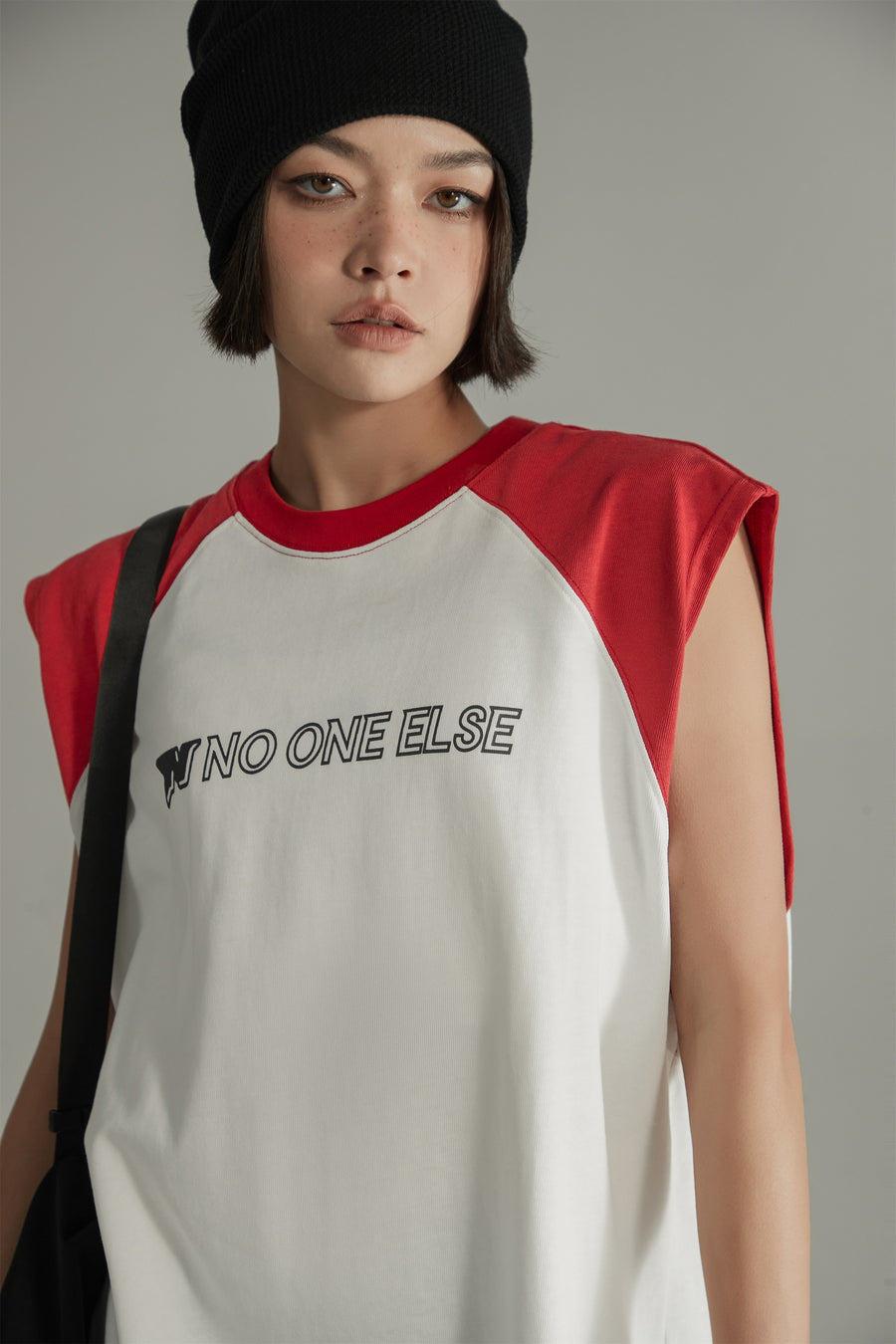 CHUU Noe Raglan Sleeveless T-Shirt