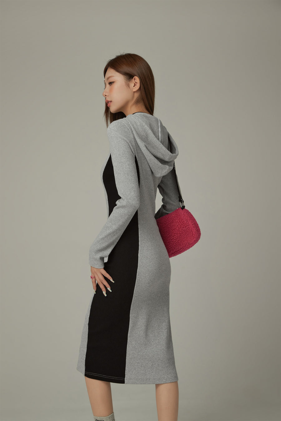 CHUU Two Toned Slim Hooded Long Dress