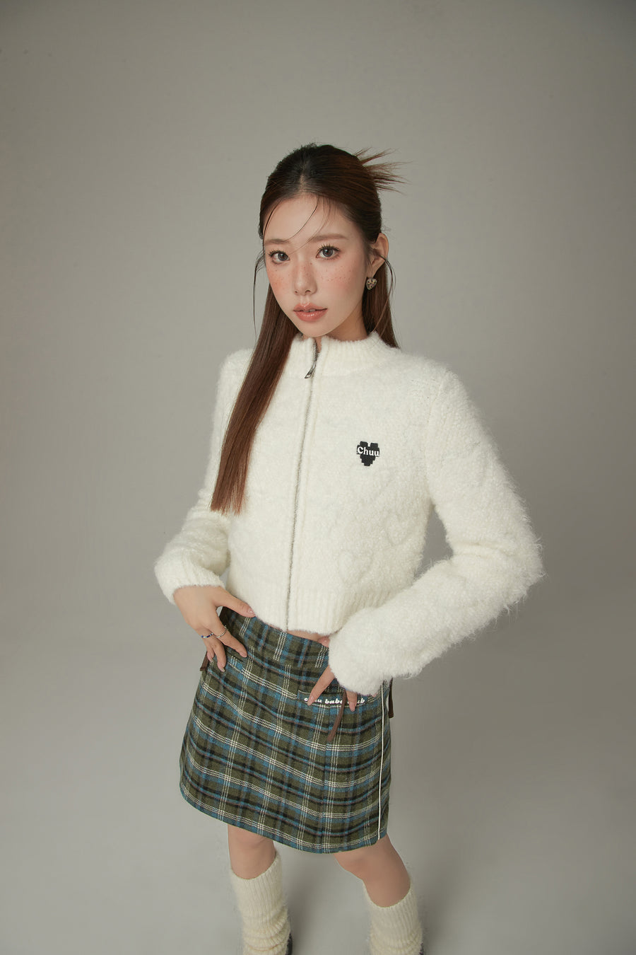 CHUU Heart Zip-Up Cardigan