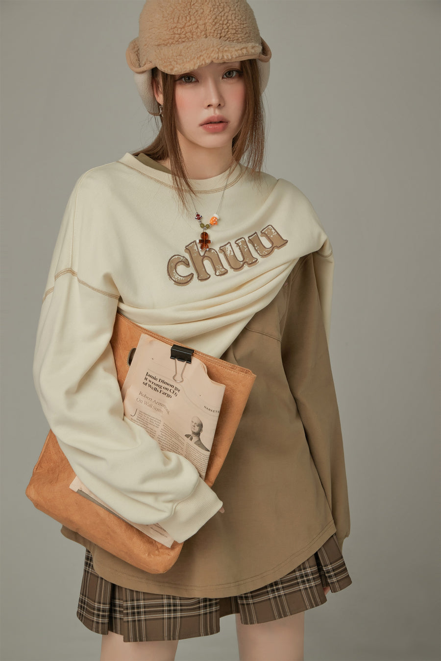 CHUU Color Logo Stitch Loose Fit Sweatshirt