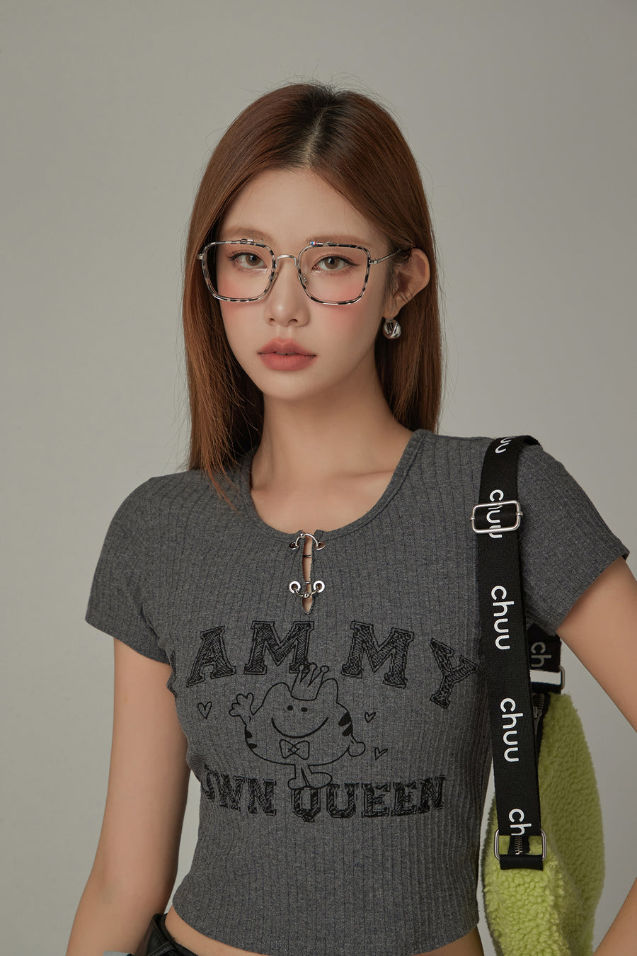 CHUU Character Lettering Crop T-Shirt