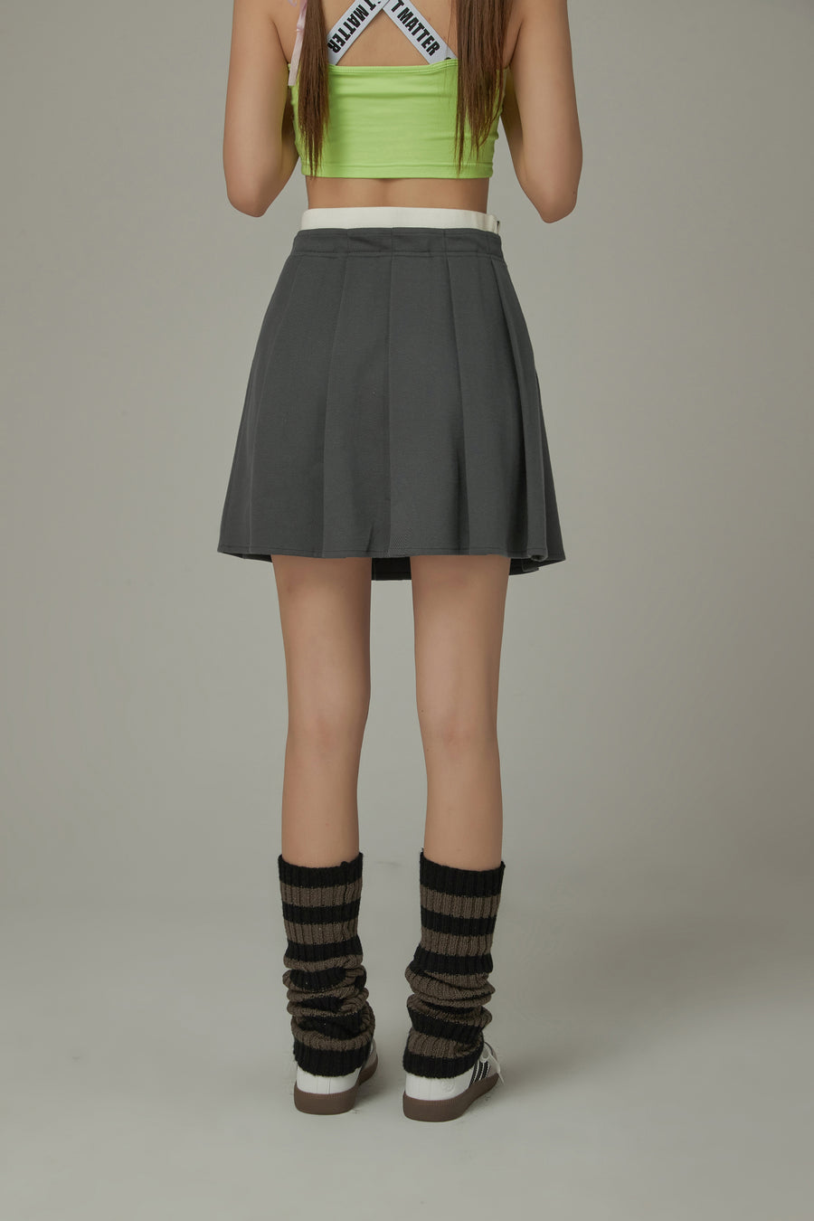 CHUU Heart Detail Pleated Mini Skirt